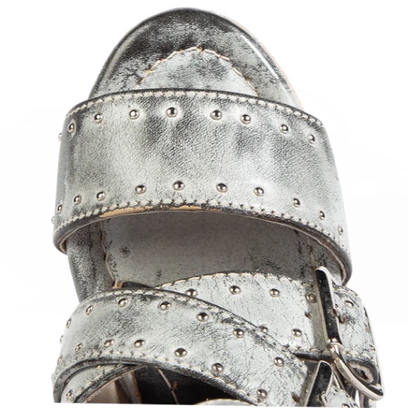 FREEBIRD BY STEVEN TANICA ICE LEATHER SANDALS W/SILVER STUD DETAILING SIZE 8 - Picture 4 of 7